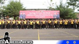 Caption: pose bersama personel Polres Sampang dan Kodim 0828 Sampang, (dok. regamedianews).