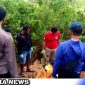 Caption: anggota Polres Sampang saat berada di lokasi ditemukannya jasad korban, (dok. regamedianews).