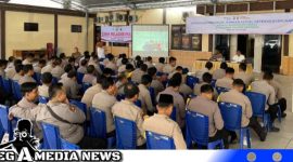 Caption: berlangsungnya sosialisasi manfaat BPJS Ketenagakerjaan di Mapolres Sampang bersama Bhabinkamtibmas, (dok. regamedianews).