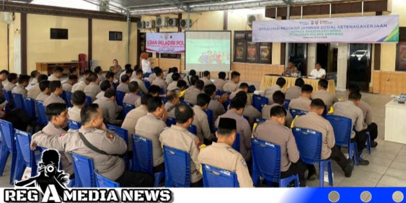 Caption: berlangsungnya sosialisasi manfaat BPJS Ketenagakerjaan di Mapolres Sampang bersama Bhabinkamtibmas, (dok. regamedianews).