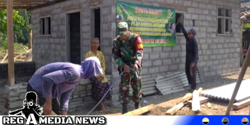 Caption: proses pembangunan rumah layak huni milik nenek Laminem, (dok. regamedianews).