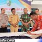Caption: penandatanganan serah terima jabatan Penjabat (PJ) kepala desa di Kecamatan Omben, Kabupaten Sampang, (dok. regamedianews).