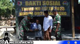 Caption: penyerahan paket sembako kepada warga pemilik rutilahu oleh Satgas TMMD Kodim 0828 Sampang, (dok. regamedianews). 