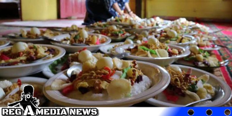 Caption: ilustrasi, tajin sorah (bubur asyura') atau makanan yang diantarkan kepada tetangga saat tanggal 1 Muharram. 
