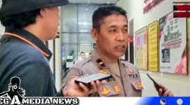 Caption: Kasi Humas Polres Sampang Ipda Sujianto, saat diwawancara awak media, (dok. regamedianews). 