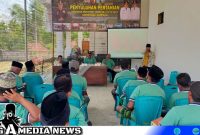 Caption: saat berlangsungnya kegiatan penyuluhan pertanian cabe besar, di Posko TMMD ke-117 Sampang, Desa Pasarenan, (dok. regamedianews). 