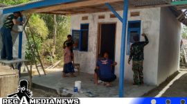 Caption: Satgas TMMD Kodim 0828 Sampang gotong royong bersama warga lakukan pengecatan rutilahu, (dok. regamedianews). 
