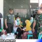 Caption: ketua tim Wasev dan Dandim 0828 Sampang tinjau langsung pelaksanaan pelayanan kesehatan gratis di Posko TMMD, Desa Pasarenan, (dok. regamedianews). 