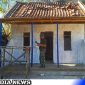 Caption: anggota Satgas TMMD Kodim 0828 Sampang melanjutkan pengerjaan finishing rutilahu, (dok. regamedianews). 
