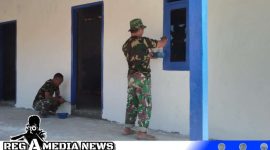 Caption: anggota Satgas TMMD Kodim 0828 Sampang telah melakukan pengecatan dinding rutilahu, (dok. regamedianews). 