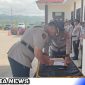 Caption:Penandatanganan Berita Acara Serah Terima Jabatan Kasat Reskrim Polres Gorut, oleh AKP. Arie Agustyanto S.IK., MP., dan Kasat Reskrim Polres Gorut yang baru AKP. Mohamad Adam, SH., Senin (24/07/2023). Foto Dok. Mohamad Yusrianto Panu.