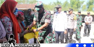 Bansos TNI Hiasi Pembukaan TMMD Ke-117 di Sampang