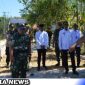 Caption: Danrem 084/Bhaskara Jaya bersama Forkopimda Sampang meninjau jalan yang akan di betonisasi, (dok. regamedianews).