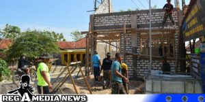 Kades Pasarenan Bantu Satgas & Warga di Lokasi TMMD