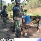 Caption: Satgas TMMD Kodim 0828 Sampang saat pengerjaan jalan rabat beton, (dok. regamedianews).