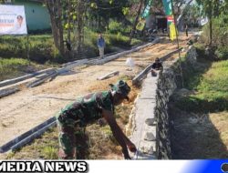 Pacu Semangat Satgas TMMD Sampang di Lokasi Betonisasi