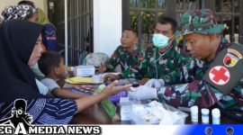 Caption: Timkes Satgas TMMD ke-117 Kodim 0828 Sampang saat memeriksa kesehatan warga Pasarenan, (dok. regamedianews).