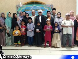 Ibu-Ibu Asrama Kodim Sampang Santuni Anak Yatim