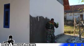 Caption: personel Satgas TMMD Kodim 0828 Sampang kebut finishing rutilahu, (dok. regamedianews). 