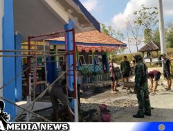 Gotong Royong Bersihkan Ruang Guru Sasaran TMMD Sampang