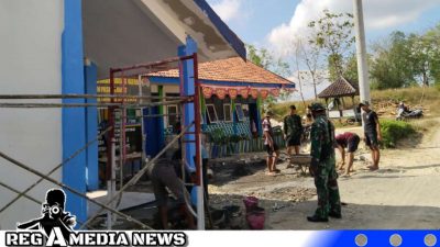 Gotong Royong Bersihkan Ruang Guru Sasaran TMMD Sampang