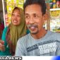 Caption: Evi Sumartini, bersama suaminya di warkop kecilnya di sekitar pintu masuk Pelabuhan Sapeken Sumenep, (dok. tim regamedianews). 