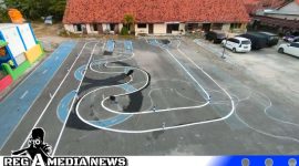 Caption: Satlantas Polres Sampang mulai terapkan lintasan baru ujian praktik SIM C, (dok. regamedianews). 