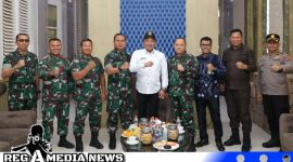 Caption: momen kebersamaan Bupati Sampang saat penutupan TMMD ke-117, (dok. regamedianews). 