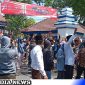 Caption: sejumlah massa saat melakukan aksi demo di depan kantor Pemkab Sampang, (dok. regamedianews). 