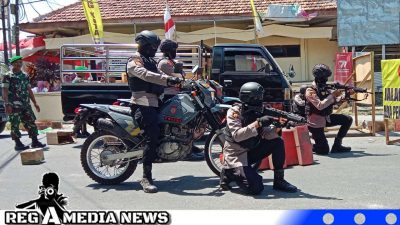 Mapolsekta Sampang Dikepung Polisi Bersenjata Lengkap