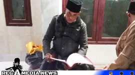 Caption: rekan korban dugaan penipuan oknum koordinator proyek, saat ditemui awak media, (dok. regamedianews). 