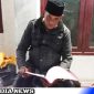Caption: rekan korban dugaan penipuan oknum koordinator proyek, saat ditemui awak media, (dok. regamedianews). 