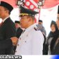 Caption: Bupati Sampang H.Slamet Junaidi saat melantik 79 pejabat, (dok. Prokopim Pemkab Sampang). 