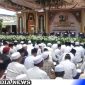 Caption: para alumni padati lokasi acara haul akbar di Ponpes Al-Ihsan Jrangoan, (dok. regamedianews). 