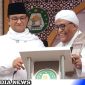 Caption: Bacapres Anies Baswedan bersama Pengasuh Pondok Pesantren Al-Ihsan Jrangoan Sampang KH.Mahrus Abdul Malik, (dok. regamedianews). 