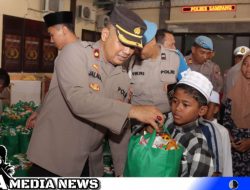 1000 Anak Yatim Sampang Terima Paket Sembako