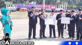 Caption: upacara peringatan Hari Ulang Tahun (HUT) Palang Merah Indonesia (PMI) ke-78 pada Senin (18/9). Upacara digelar di alun-alun Jember