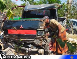 Mobil Pick Up Warga Sampang Nyungsep Ke Kuburan