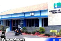 Caption: kantor PDAM Sampang, (dok. regamedianews). 