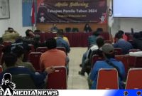 Caption: KPUD Bangkalan saat rapat pengumuman Daftar Calon Tetap (DCT) pada Pemilu 2024, (dok. regamedianews).