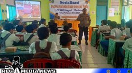 Caption: Polsek Omben saat sosialisasi bahaya narkoba kepada pelajar SMPN 1 Omben, (dok. regamedianews). 