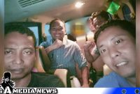 Caption: Kanit PPA Satreskrim Polres Sampang bersama anggotanya, saat berhasil menangkap pelaku pencabulan, (dok. regamedianews). 