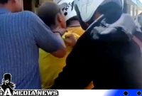 Caption: anggota Satreskrim Polsek Sampang Kota, saat melakukan penangkapan terhadap inisial SH pelaku kasus fidusia, (dok. regamedianews). 