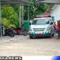 Caption: tampak mobil ambulance berada disamping barat halaman SMAN 1 Sampang, (dok. regamedianews). 