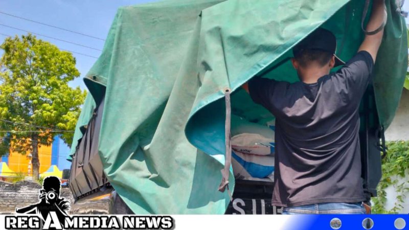 Caption: mobil pengangkut pupuk subsidi yang digagalkan diamankan di Mapolres Sampang, (dok. regamedianews). 