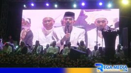 Caption: terlihat Habib Zaidan didampingi Bupati-Wabup Sampang serta para ulama' dan kiai, (dok. regamedianews). 