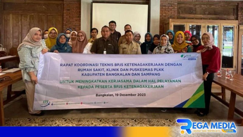 Caption: pose bersama Kepala BPJS Ketenagakerjaan Madura usai rakor teknis dengan rumah sakit mitra, (dok. regamedianews). 