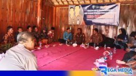 Caption: saat berlangsungnya kegiatan peningkatan kapasitas aparatur Pemerintah Desa Rongdalam, (dok. regamedianews). 