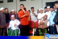 Caption: Gus Miftah saat bersilaturahmi bertemu dengan H.Her, di Pamekasan Madura, (dok. regamedianews). 