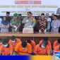 Caption: Kapolres Pamekasan AKBP Jazuli Dani Iriawan pimpin konferensi pers ungkap kasus selama tahun 2023, (dok. regamedianews). 